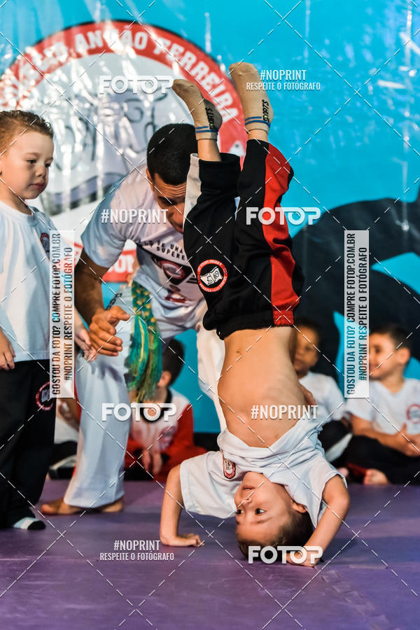 Buy your photos of the eventApresenta��o de Capoeira e Ju Jitsu 2019 on Fotop