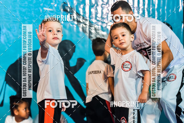 Buy your photos of the eventApresenta��o de Capoeira e Ju Jitsu 2019 on Fotop
