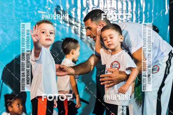 Buy your photos of the eventApresenta��o de Capoeira e Ju Jitsu 2019 on Fotop