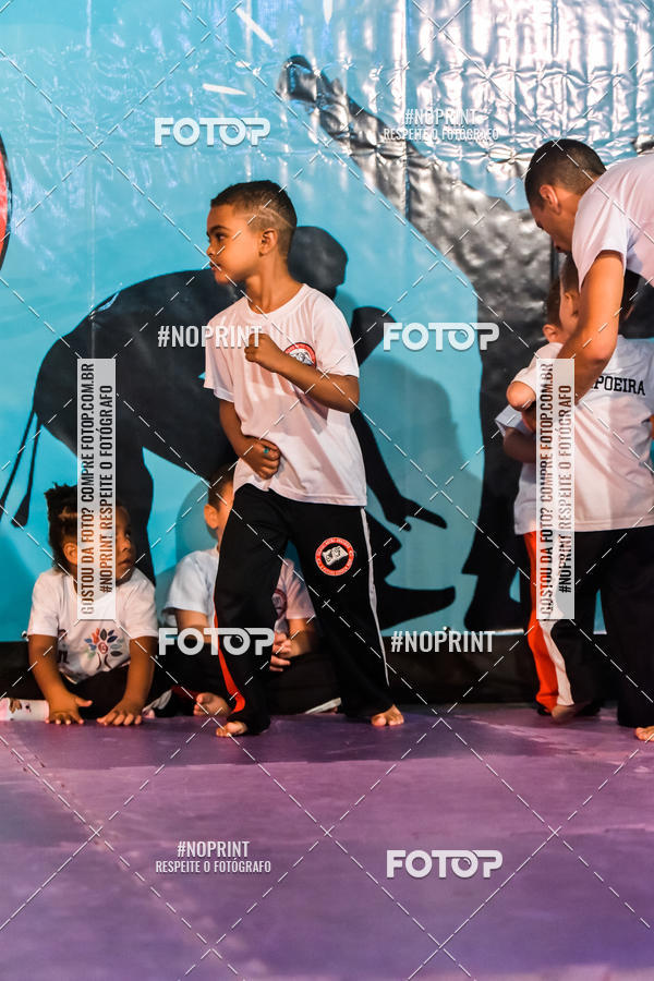 Buy your photos of the eventApresenta��o de Capoeira e Ju Jitsu 2019 on Fotop