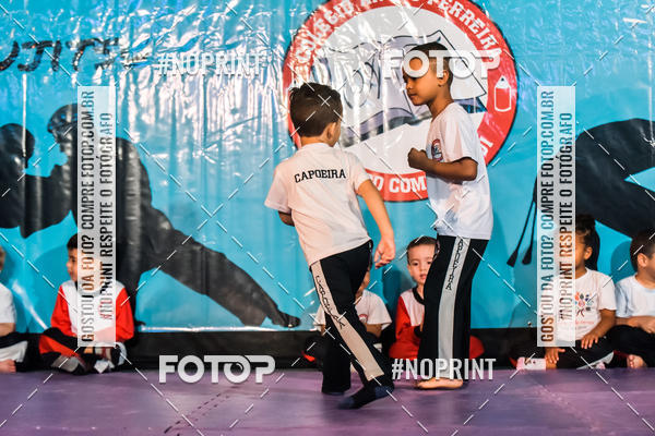 Buy your photos of the eventApresenta��o de Capoeira e Ju Jitsu 2019 on Fotop