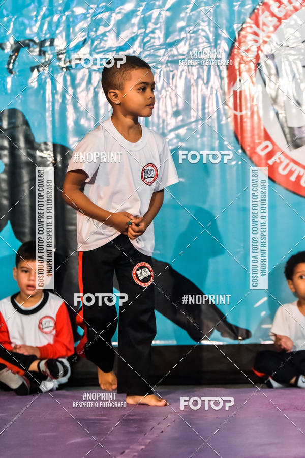 Buy your photos of the eventApresenta��o de Capoeira e Ju Jitsu 2019 on Fotop