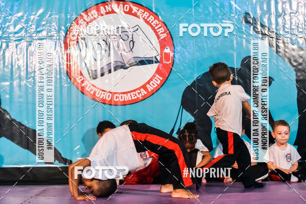 Buy your photos of the eventApresenta��o de Capoeira e Ju Jitsu 2019 on Fotop