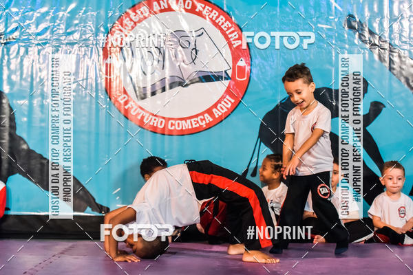 Buy your photos of the eventApresenta��o de Capoeira e Ju Jitsu 2019 on Fotop