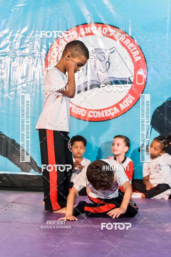 Buy your photos of the eventApresenta��o de Capoeira e Ju Jitsu 2019 on Fotop