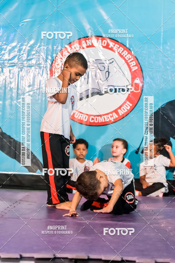 Buy your photos of the eventApresenta��o de Capoeira e Ju Jitsu 2019 on Fotop
