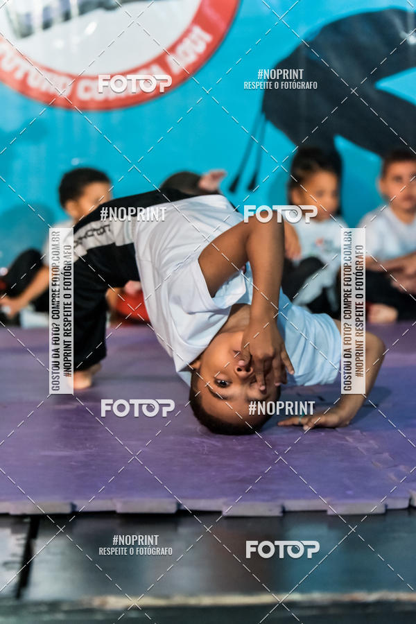 Buy your photos of the eventApresenta��o de Capoeira e Ju Jitsu 2019 on Fotop