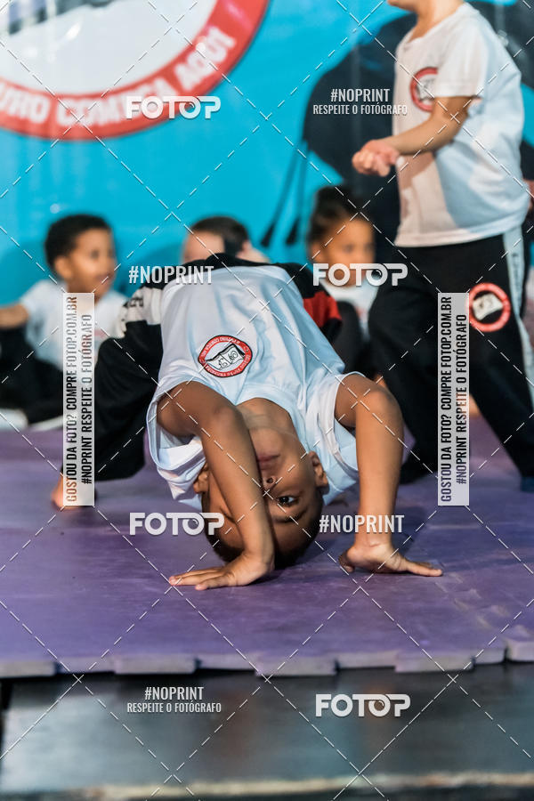 Buy your photos of the eventApresenta��o de Capoeira e Ju Jitsu 2019 on Fotop