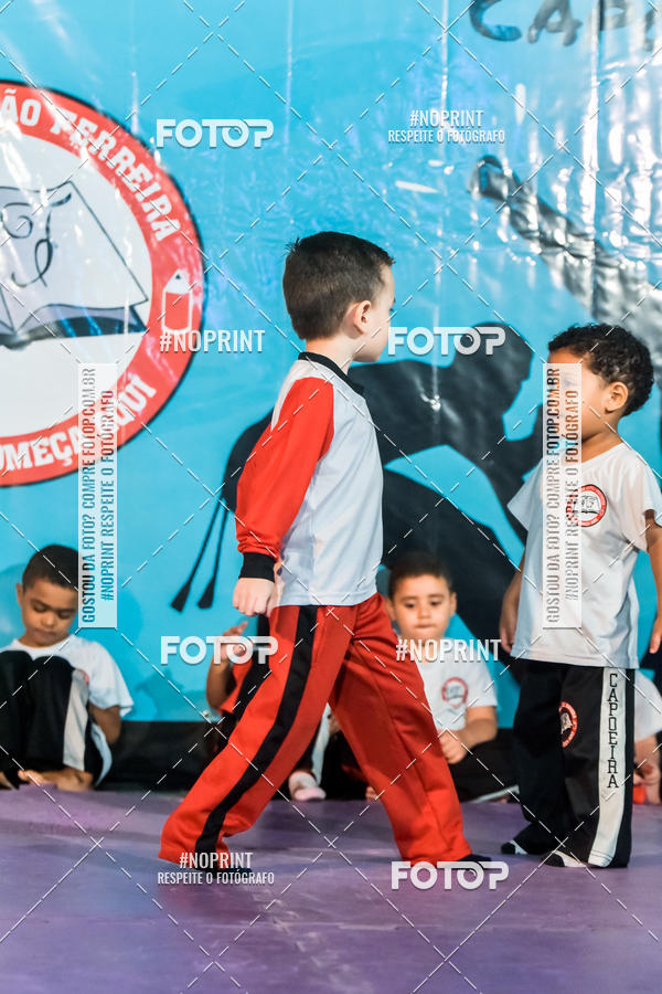 Buy your photos of the eventApresenta��o de Capoeira e Ju Jitsu 2019 on Fotop