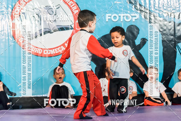 Buy your photos of the eventApresenta��o de Capoeira e Ju Jitsu 2019 on Fotop