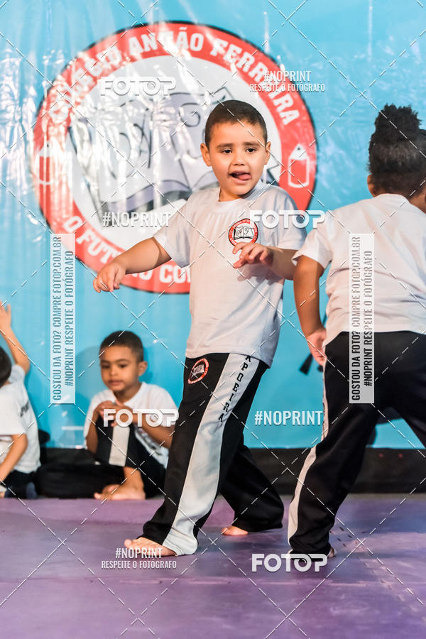 Buy your photos of the eventApresenta��o de Capoeira e Ju Jitsu 2019 on Fotop