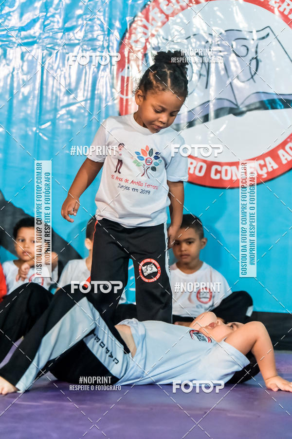 Buy your photos of the eventApresenta��o de Capoeira e Ju Jitsu 2019 on Fotop