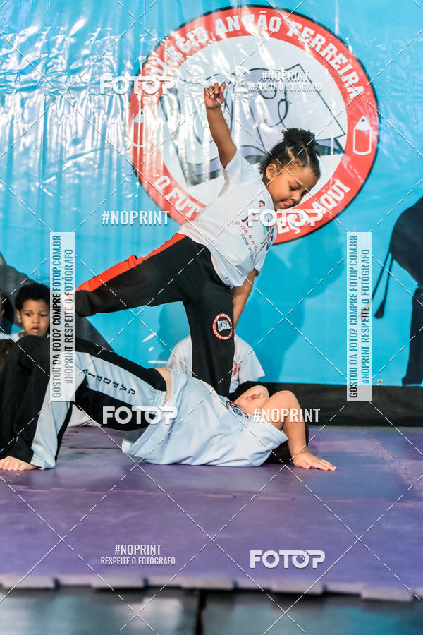 Buy your photos of the eventApresenta��o de Capoeira e Ju Jitsu 2019 on Fotop