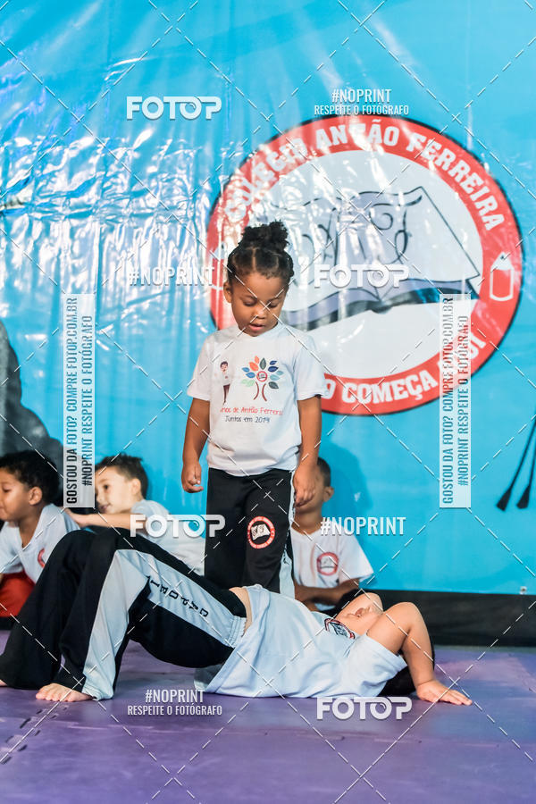 Buy your photos of the eventApresenta��o de Capoeira e Ju Jitsu 2019 on Fotop
