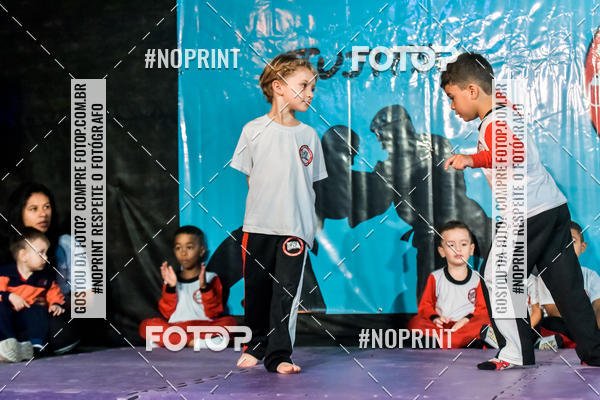 Buy your photos of the eventApresenta��o de Capoeira e Ju Jitsu 2019 on Fotop