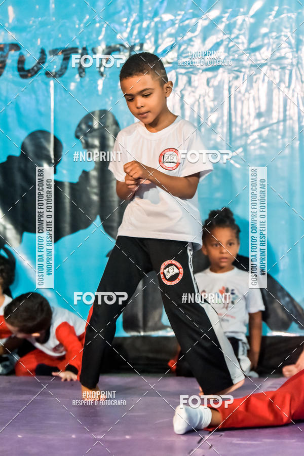 Buy your photos of the eventApresenta��o de Capoeira e Ju Jitsu 2019 on Fotop