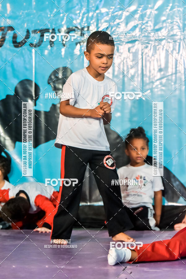 Buy your photos of the eventApresenta��o de Capoeira e Ju Jitsu 2019 on Fotop
