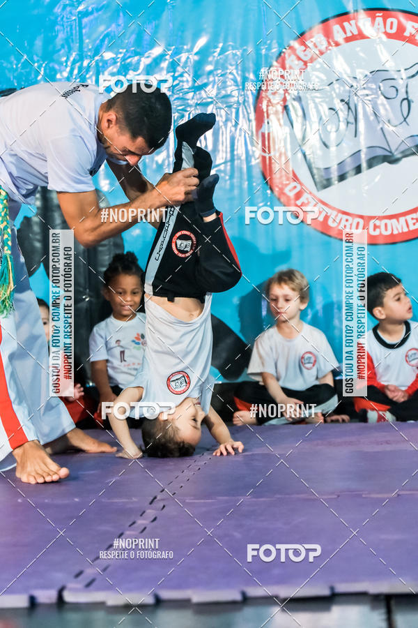 Buy your photos of the eventApresenta��o de Capoeira e Ju Jitsu 2019 on Fotop