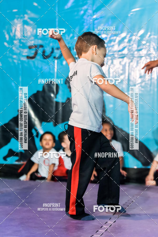 Buy your photos of the eventApresenta��o de Capoeira e Ju Jitsu 2019 on Fotop