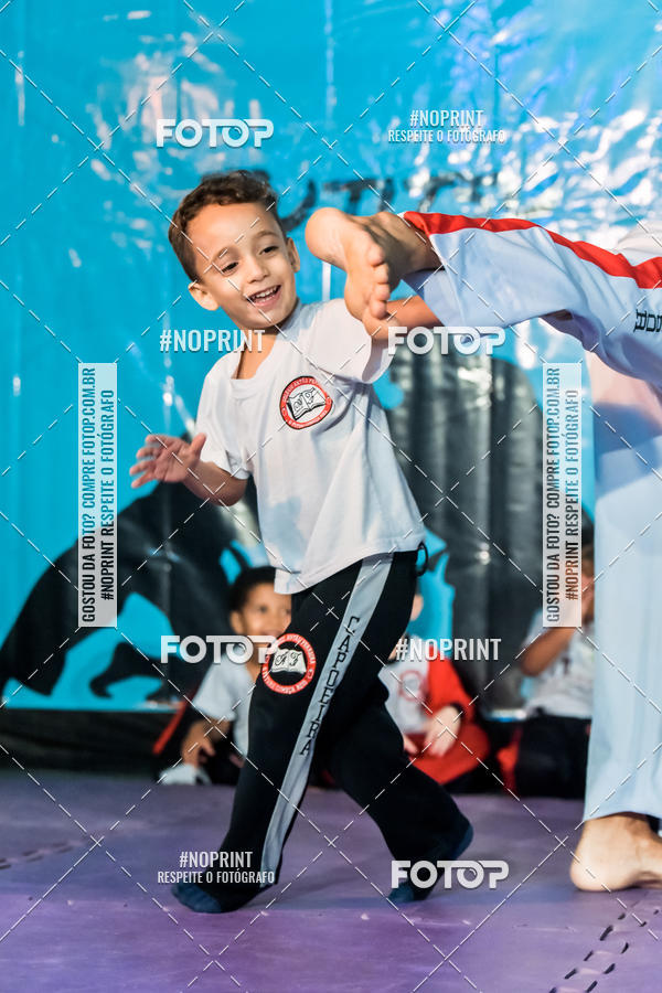 Buy your photos of the eventApresenta��o de Capoeira e Ju Jitsu 2019 on Fotop