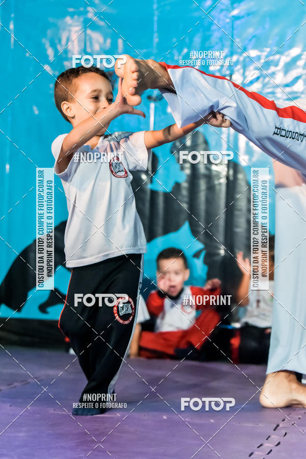 Buy your photos of the eventApresenta��o de Capoeira e Ju Jitsu 2019 on Fotop