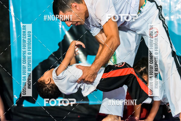 Buy your photos of the eventApresenta��o de Capoeira e Ju Jitsu 2019 on Fotop