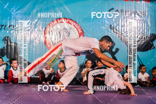Buy your photos of the eventApresenta��o de Capoeira e Ju Jitsu 2019 on Fotop