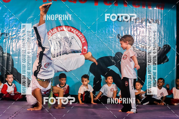Buy your photos of the eventApresenta��o de Capoeira e Ju Jitsu 2019 on Fotop