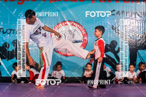 Buy your photos of the eventApresenta��o de Capoeira e Ju Jitsu 2019 on Fotop