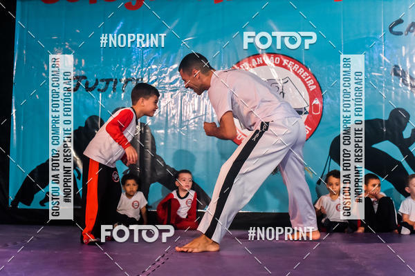 Buy your photos of the eventApresenta��o de Capoeira e Ju Jitsu 2019 on Fotop