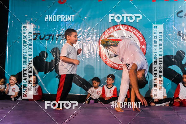 Buy your photos of the eventApresenta��o de Capoeira e Ju Jitsu 2019 on Fotop