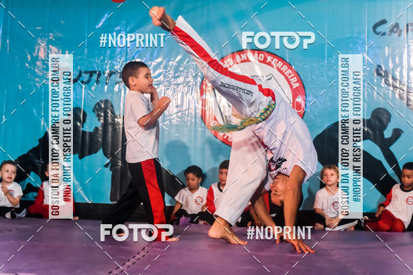 Buy your photos of the eventApresenta��o de Capoeira e Ju Jitsu 2019 on Fotop