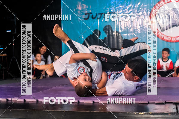 Buy your photos of the eventApresenta��o de Capoeira e Ju Jitsu 2019 on Fotop