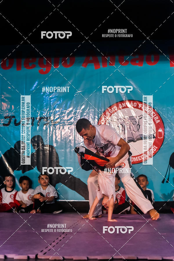 Buy your photos of the eventApresenta��o de Capoeira e Ju Jitsu 2019 on Fotop