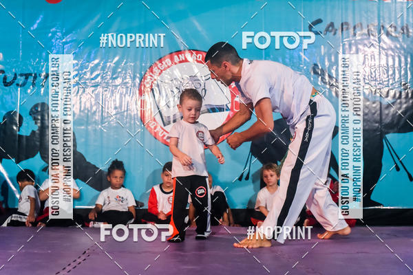 Buy your photos of the eventApresenta��o de Capoeira e Ju Jitsu 2019 on Fotop