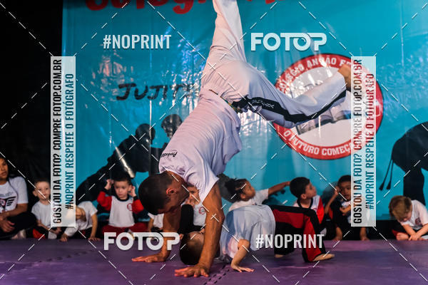 Buy your photos of the eventApresenta��o de Capoeira e Ju Jitsu 2019 on Fotop