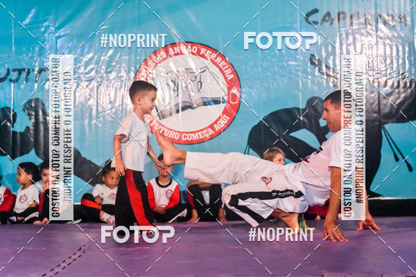 Buy your photos of the eventApresenta��o de Capoeira e Ju Jitsu 2019 on Fotop