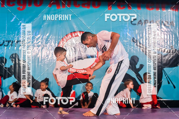 Buy your photos of the eventApresenta��o de Capoeira e Ju Jitsu 2019 on Fotop