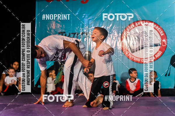 Buy your photos of the eventApresenta��o de Capoeira e Ju Jitsu 2019 on Fotop