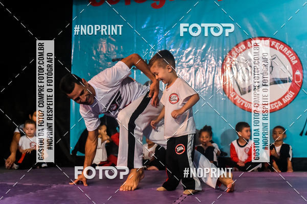 Buy your photos of the eventApresenta��o de Capoeira e Ju Jitsu 2019 on Fotop