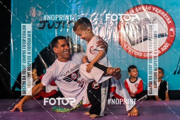 Buy your photos of the eventApresenta��o de Capoeira e Ju Jitsu 2019 on Fotop