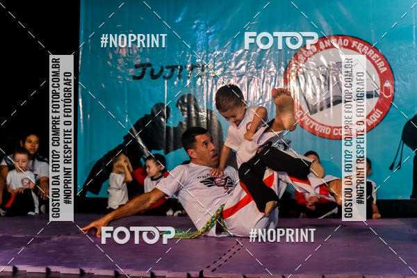 Buy your photos of the eventApresenta��o de Capoeira e Ju Jitsu 2019 on Fotop