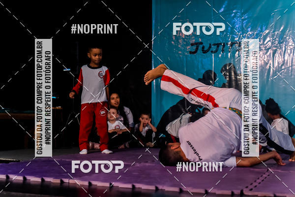Buy your photos of the eventApresenta��o de Capoeira e Ju Jitsu 2019 on Fotop
