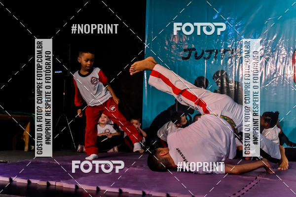 Buy your photos of the eventApresenta��o de Capoeira e Ju Jitsu 2019 on Fotop
