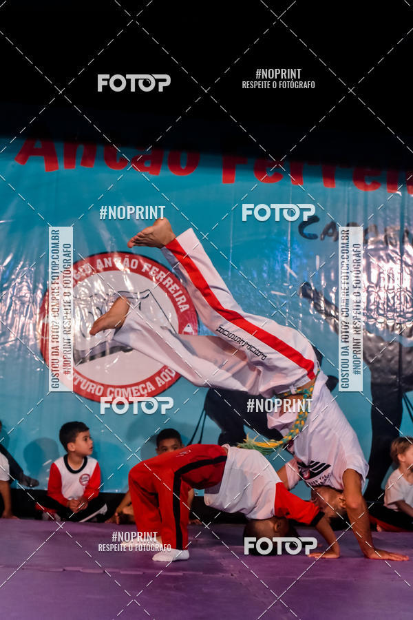 Buy your photos of the eventApresenta��o de Capoeira e Ju Jitsu 2019 on Fotop