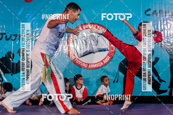 Buy your photos of the eventApresenta��o de Capoeira e Ju Jitsu 2019 on Fotop
