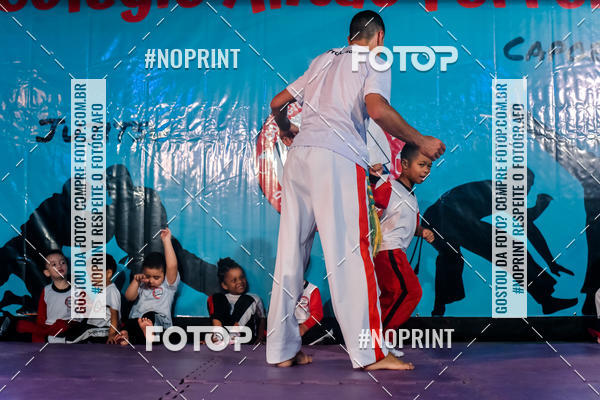 Buy your photos of the eventApresenta��o de Capoeira e Ju Jitsu 2019 on Fotop