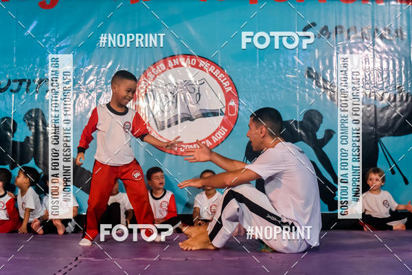 Buy your photos of the eventApresenta��o de Capoeira e Ju Jitsu 2019 on Fotop