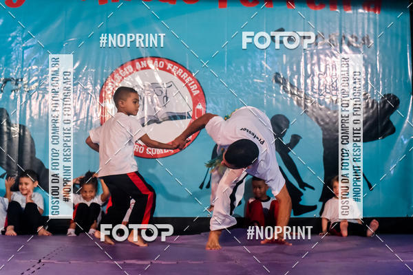 Buy your photos of the eventApresenta��o de Capoeira e Ju Jitsu 2019 on Fotop