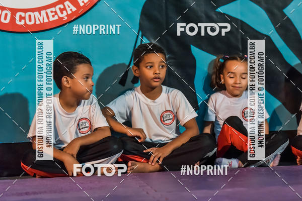 Buy your photos of the eventApresenta��o de Capoeira e Ju Jitsu 2019 on Fotop